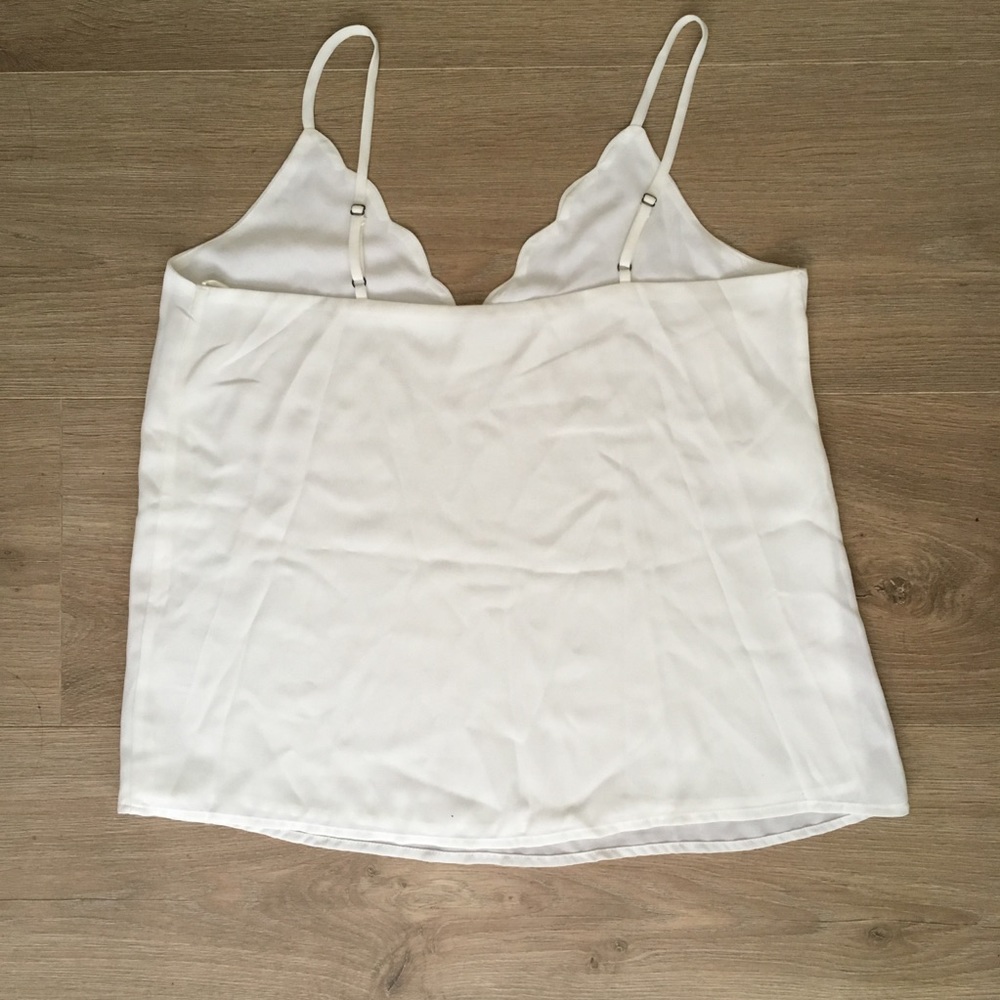 NWOT Socialite scallop neck cami